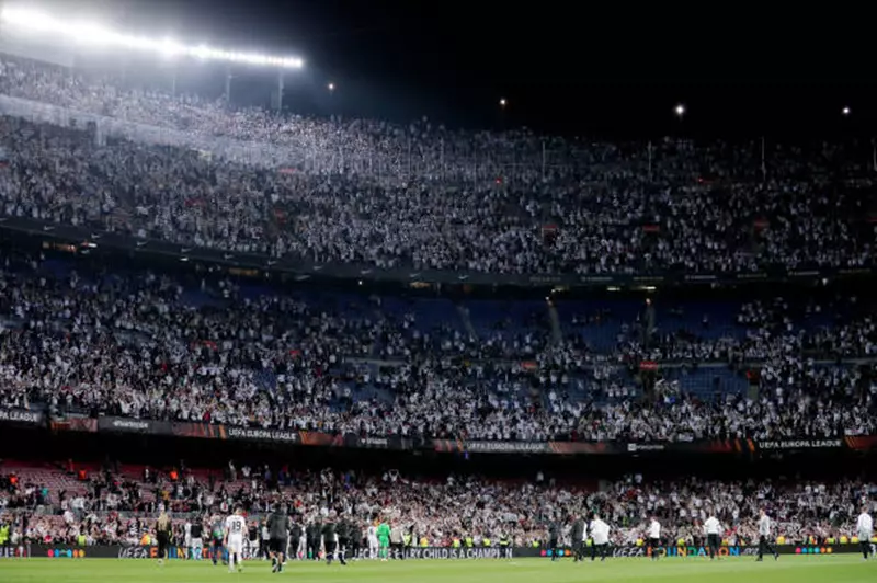 برشلونة وفرانكفورت